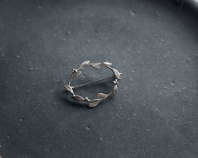 草と実 ブローチ