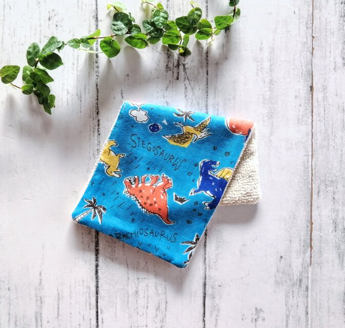 恐竜　ハーフハンカチ　青　ガーゼハンカチタオル　ダブルガーゼ　名入れ