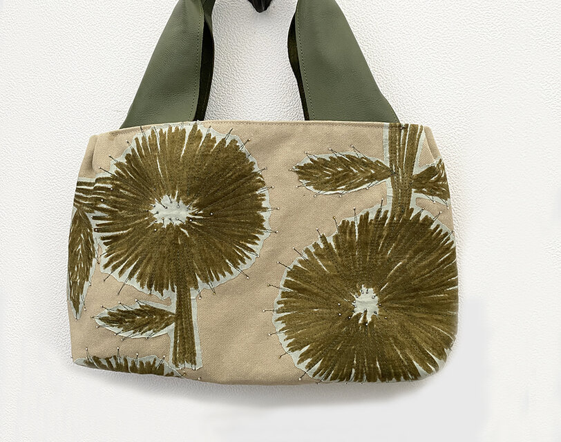 ミナペルホネン“daisy”アップリケかばん（モスグリーン）