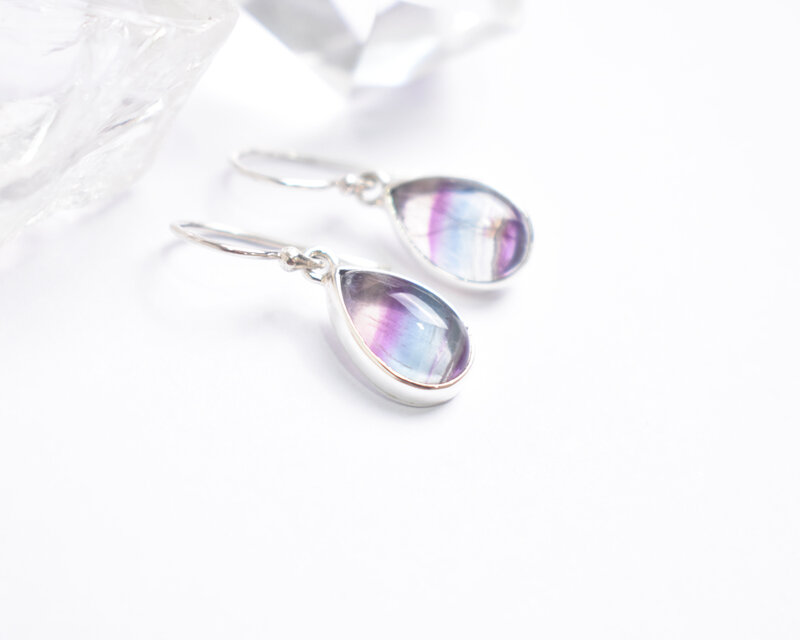 フローライトのしずくピアス　シルバー925　天然石ピアス