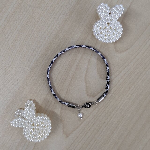 うさぎ色「ブロークン グラデーションダークグレー」ブレスレット (R-brkDGY-250817)