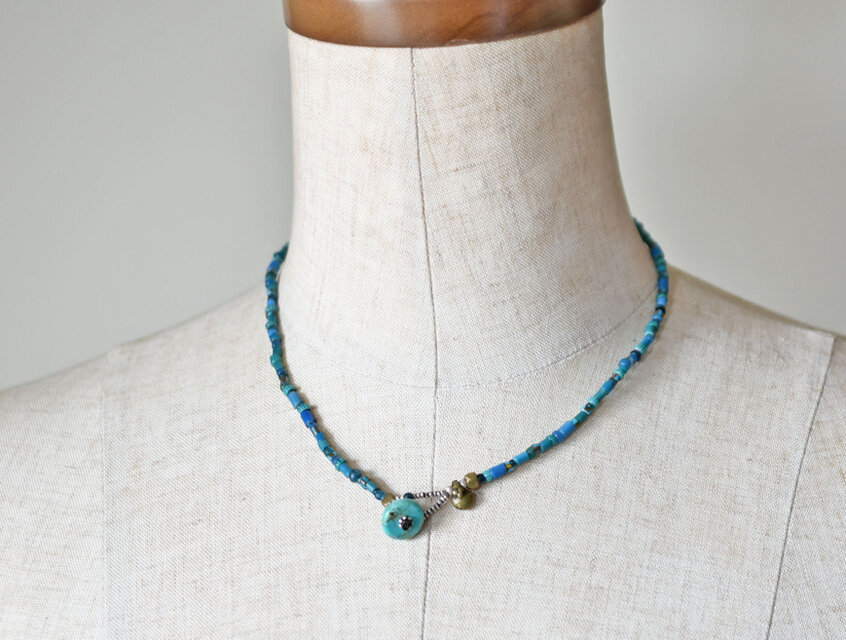 ホワイトハート＆ターコイズビーズ ネックレス