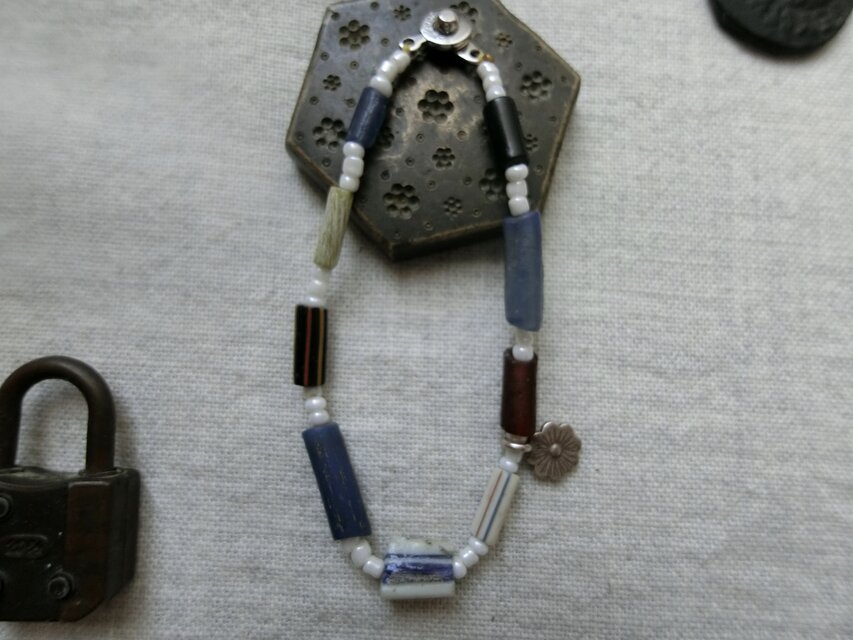 ＊Lucky price＊古のブレス。@ローマングラスのカケラビーズ＋フラニビーズ＋シードビーズ＋カレンシルバーチャーム