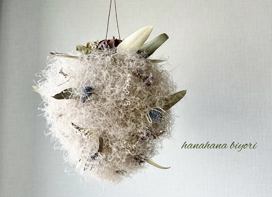 スモークツリーのフラワーボール フラワーリース