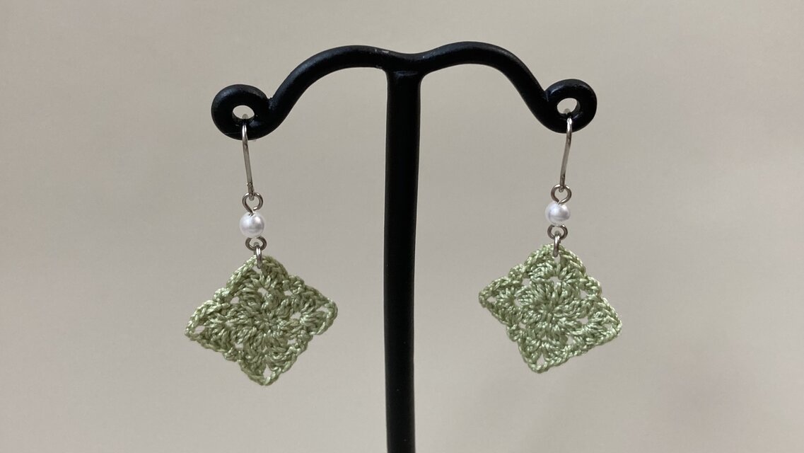 淡くとけゆくミントの風 / かぎ針編み ピアス