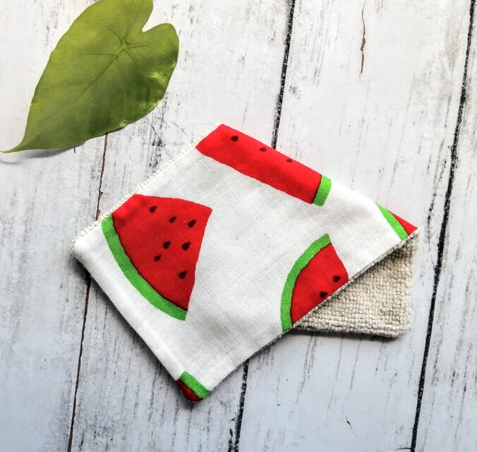 スイカ柄　ハーフハンカチ　ガーゼハンカチ　ハンカチタオル　ダブルガーゼ　マイクロファイバー　名入れ
