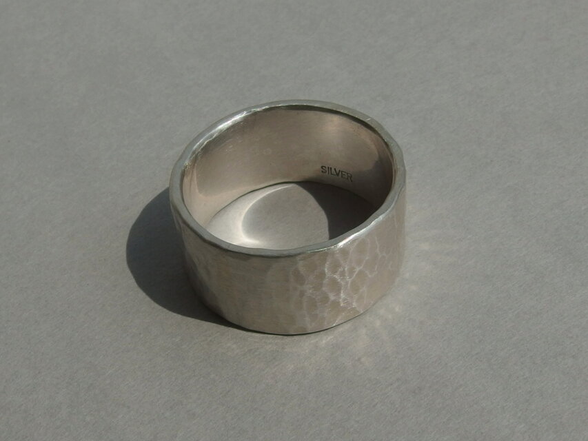 シルバーフラットリング 平打ち槌目 10㎜幅【silver】 | iichi 日々の
