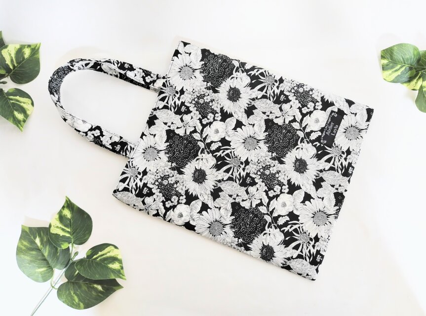 リバティブラックのペタンコトートバック