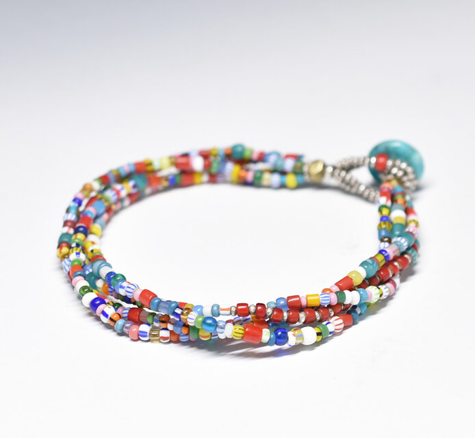 クリスマスビーズとホワイトハーツ、ターコイズブルーシェブロンビーズ