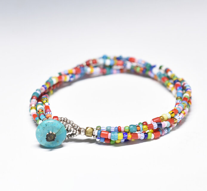 クリスマスビーズとホワイトハーツ、ターコイズブルーシェブロンビーズ