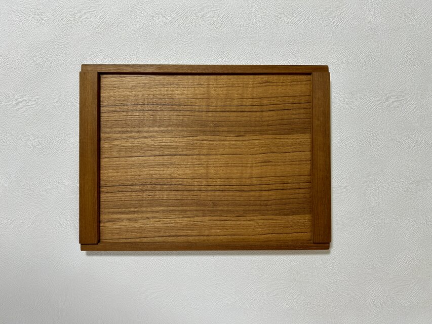 チーク無垢材を天然オイルで仕上げたトレー