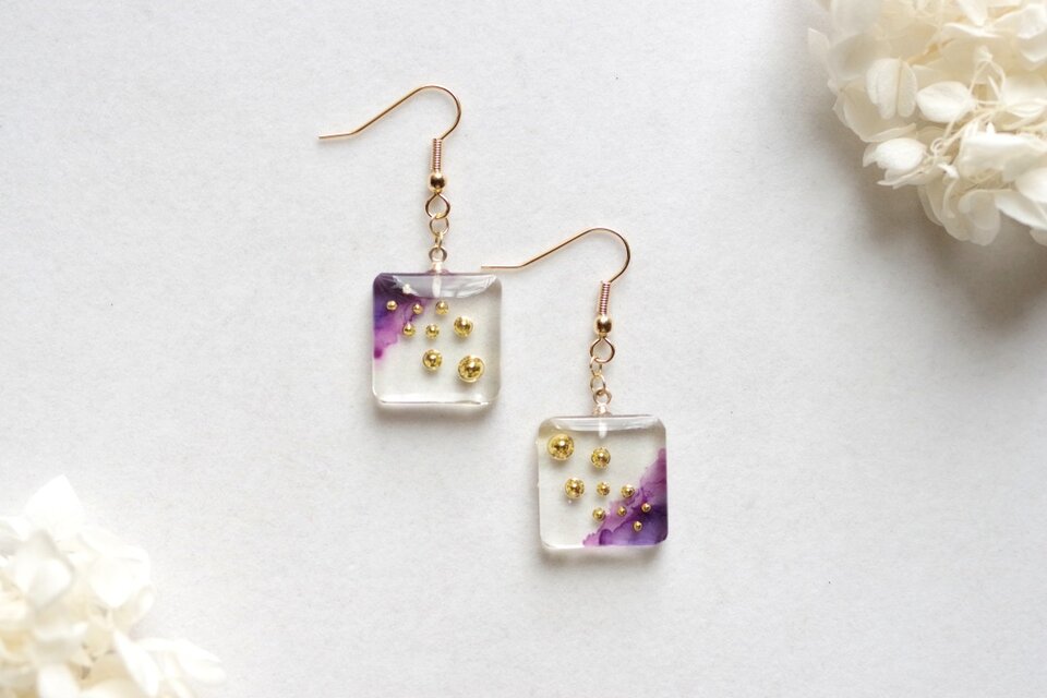 レジンアート スクエアピアス〈天女の涙〉 | iichi 日々の暮らしを