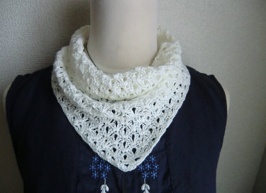 リネン　麻　100％　小さめ三角ストール（オフホワイト）