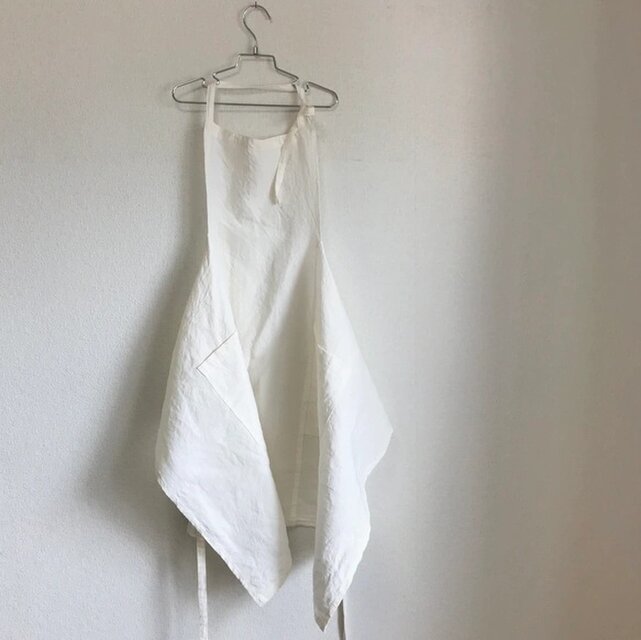 小柄なあなたに贈るベルギーリネンの華やぎワークエプロン　スモールサイズ　ベルギーリネン25番手　ホワイト