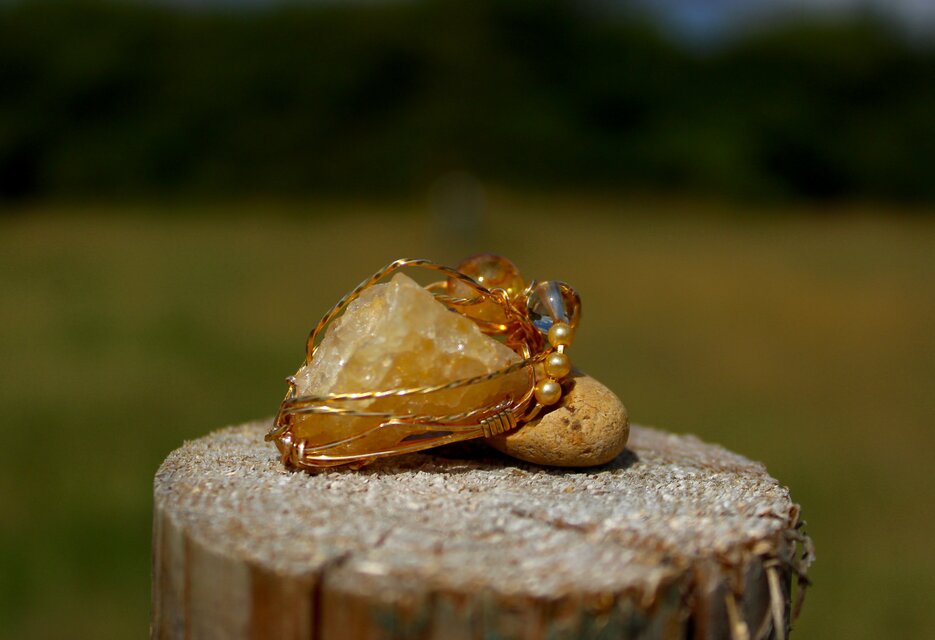 ヒマラヤ・ゴールド・アゼツライト 信頼、愛、自由、喜び 黄金の光