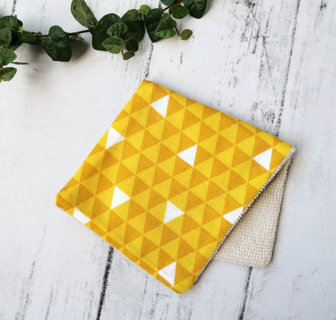 うろこ柄　和柄　ハーフハンカチ　ガーゼハンカチ　ハンカチタオル　マスタードイエロー　ダブルガーゼ　マイクロファイバー　名入れ