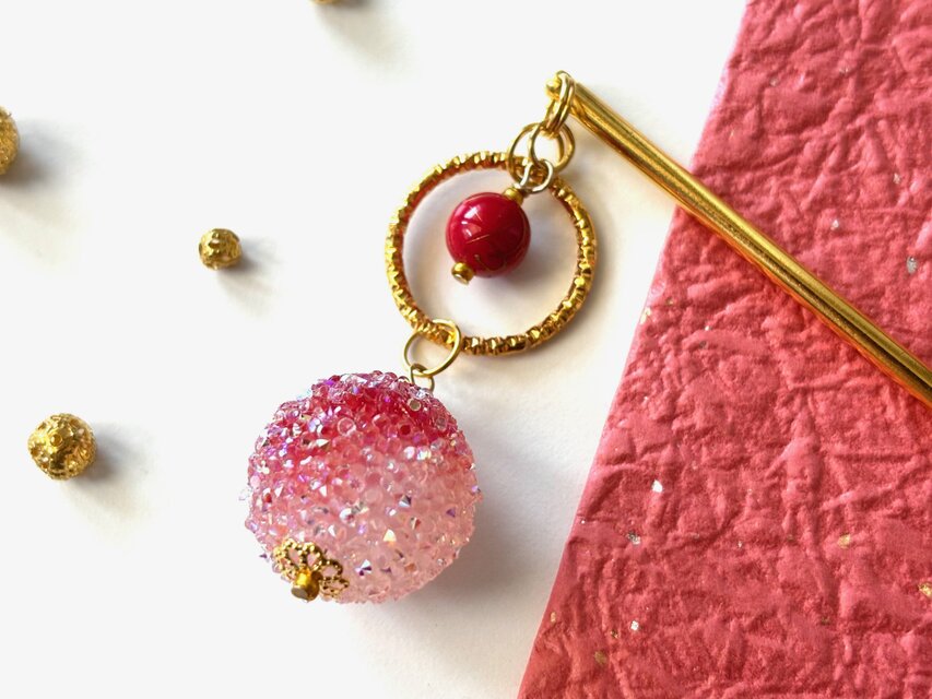 かんざし　かき氷の様な苺のビーズ　赤　レッド　一本挿し　一本簪　夏　シンプル　普段使い　飴玉　和風