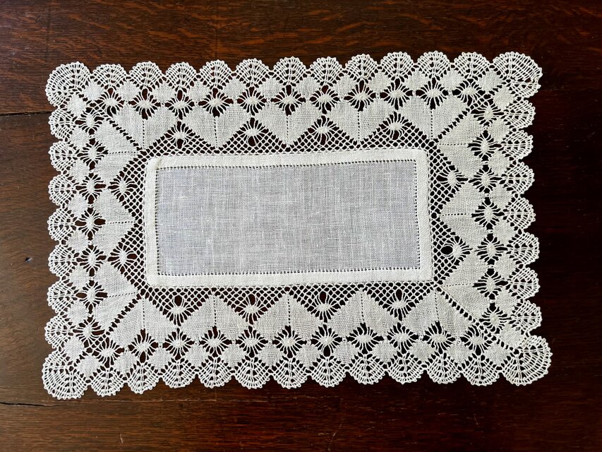 麻ボビンレース縁テーブルセンター長方形A