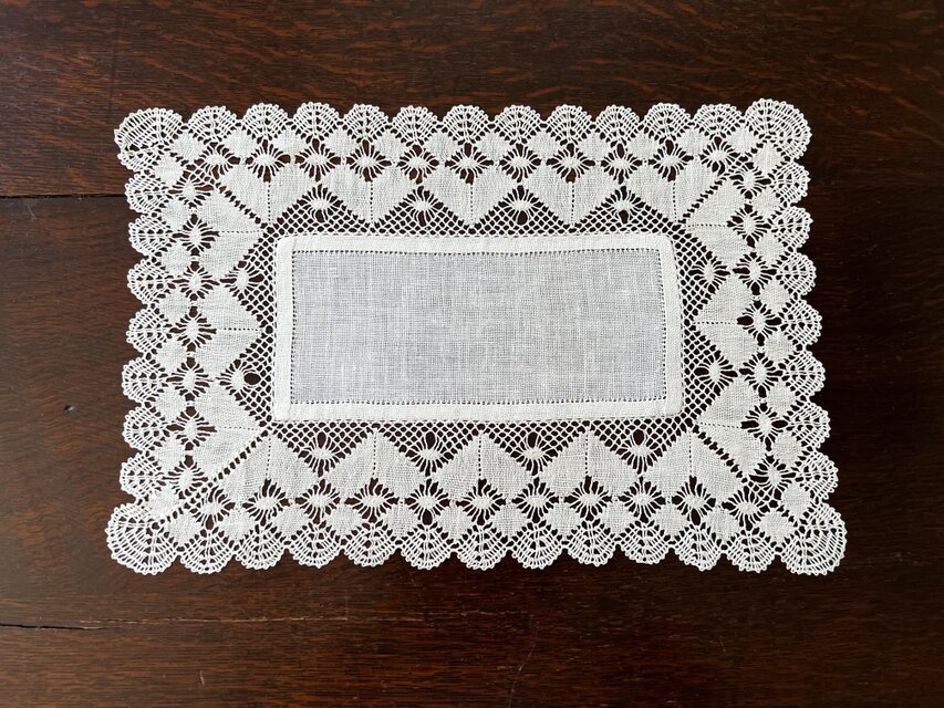 麻ボビンレース縁テーブルセンター長方形A | iichi 日々の暮らしを