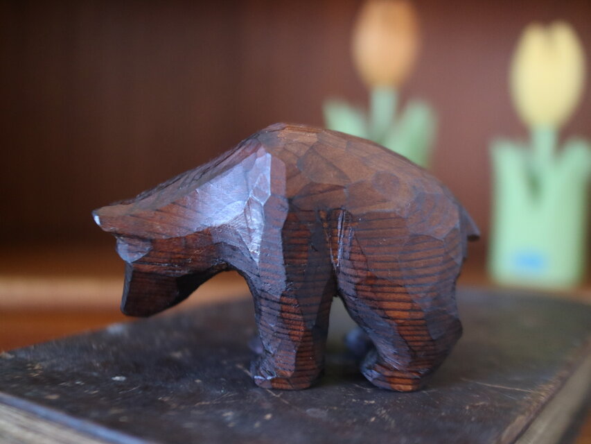 スウェーデンで見つけた木彫りのクマオブジェ | iichi 日々の