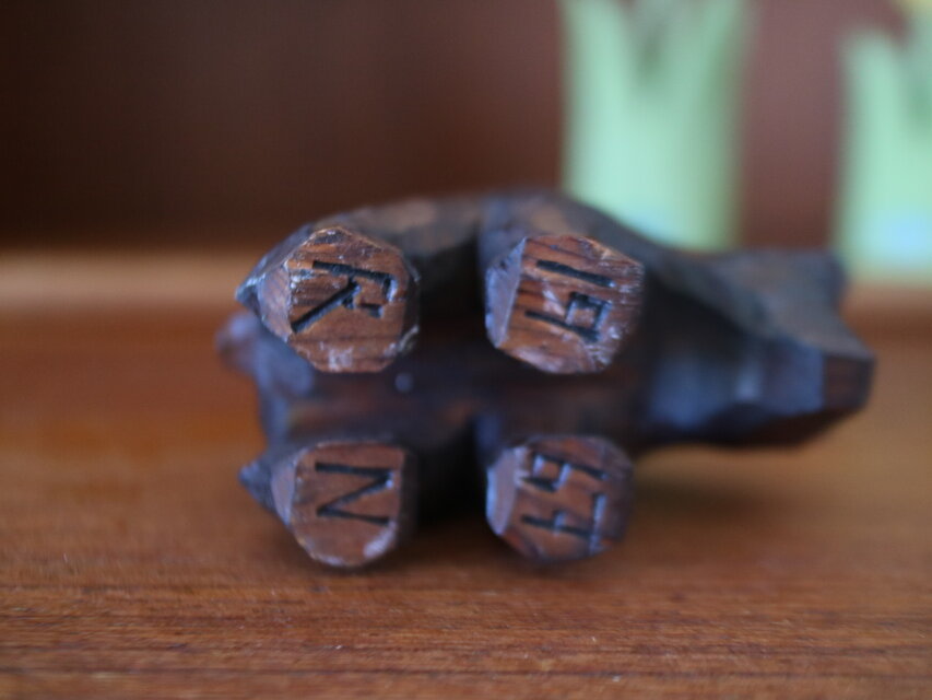 スウェーデンで見つけた木彫りのクマオブジェ | iichi 日々の