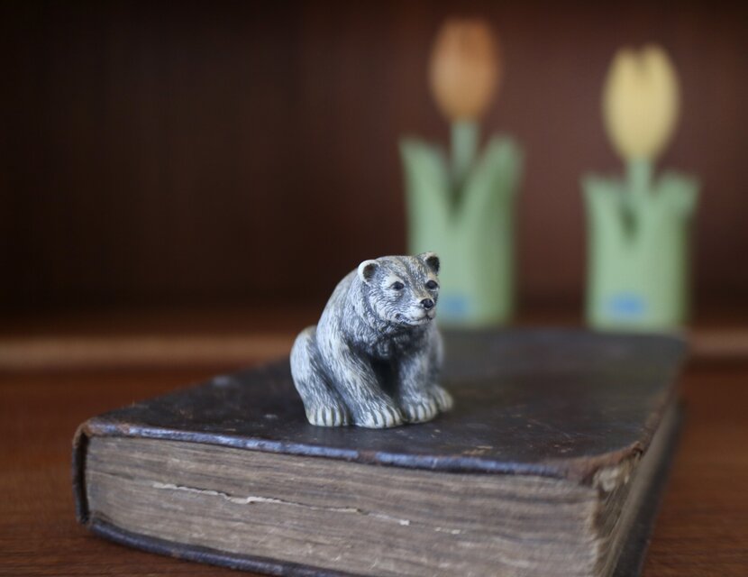 スウェーデンで見つけた陶器のクマオブジェ No.6074 | iichi 日々の