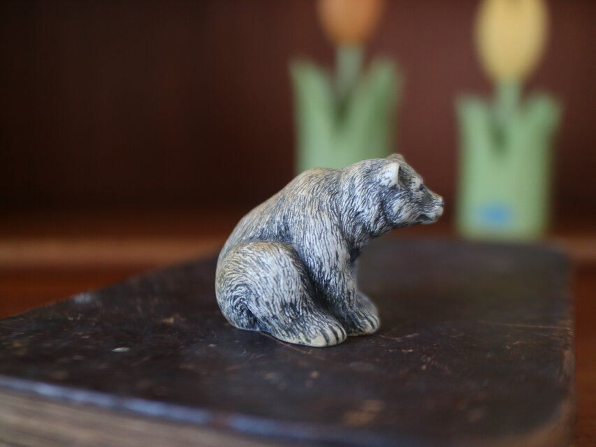 スウェーデンで見つけた陶器のクマオブジェ No.6074 | iichi 日々の