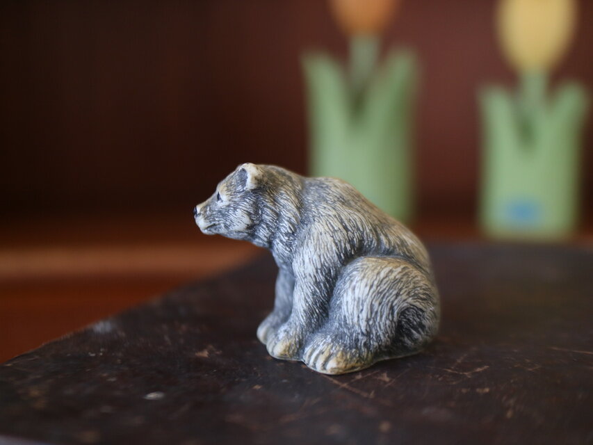 スウェーデンで見つけた陶器のクマオブジェ No.6074 | iichi 日々の