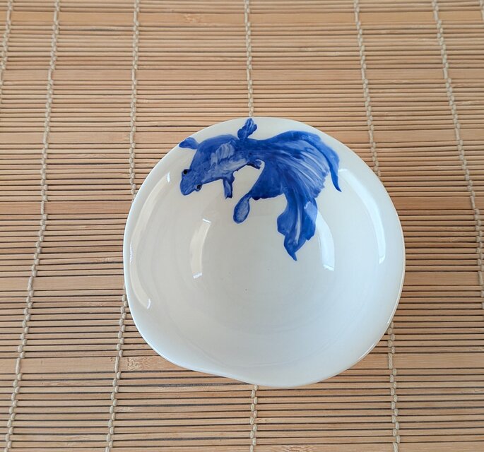 青い金魚のゆらりボウル