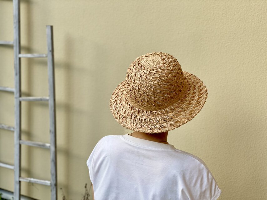 天然草バオで作った丸型ハット
