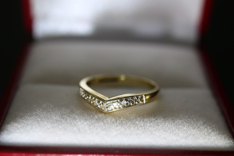 ビンテージ 英国 イギリス 天然 ダイアモンド ゴールド 9CT 指輪 リング 純金率 375 レディース J197