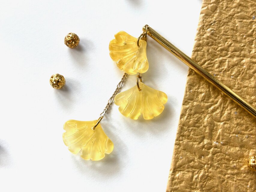 かんざし　銀杏のガラスビーズ３連　一本挿し　一本簪　夏秋　いちょう　イチョウ　黄色　イエロー　紅葉　涼しげ