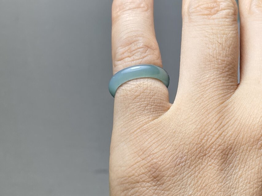 L13-175極品ピンキーリング高氷種濃陽緑4.0号グアテマラ産本翡翠くりぬき L13-175極品ピンキーリング高氷種濃陽緑4.0号グアテマラ産本