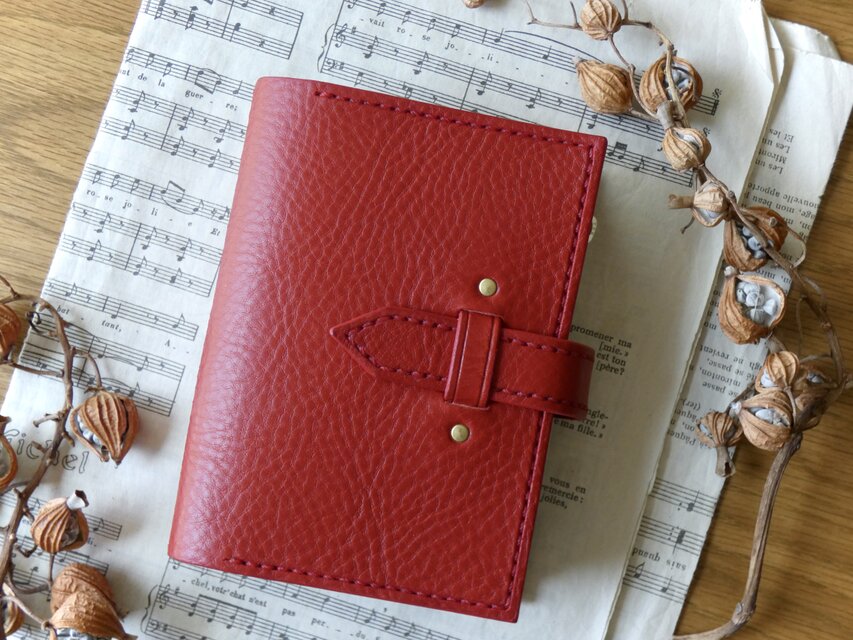 【オーダーメイド】ヌメ革トラベラーズノートカバー（パスポートサイズ） パスポートサイズトラベラーズノートカバー 牛革、刻印＆拭き