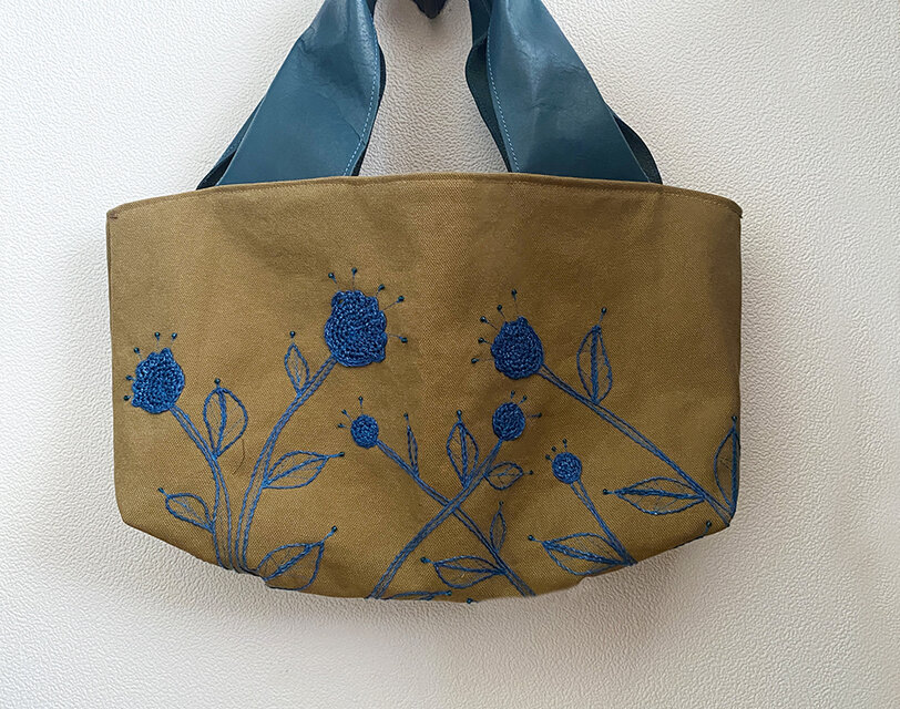 シ*ん様 ミナペルホネン　パニーニ　バッグ　mori no hoshi 刺繍　大 wind パニーニバッグ - minä perhonen