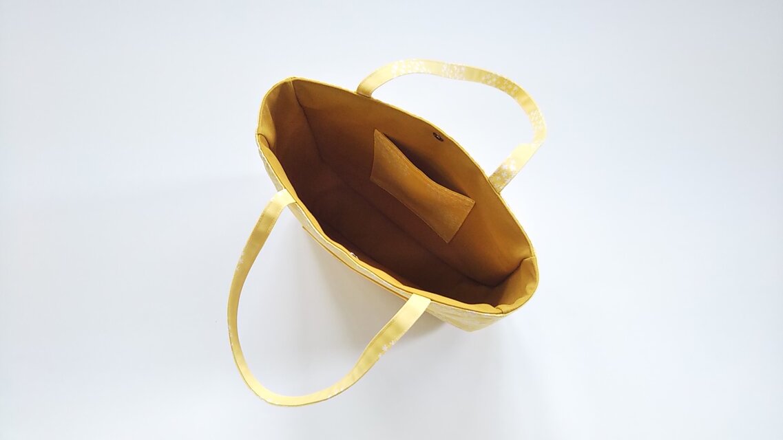 トートバッグ 花のサークル レモンイエロー | iichi 日々の暮らしを