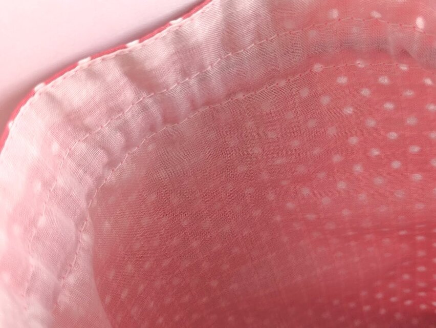 白うさぎのドット柄巾着袋（ピンク） | iichi 日々の暮らしを心地よく