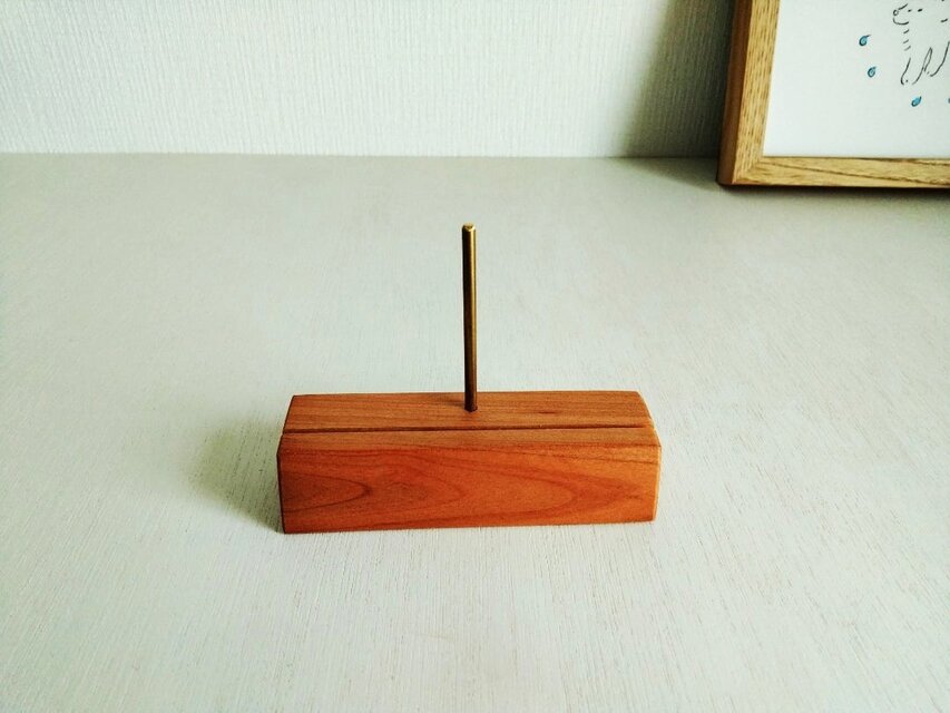 カードスタンド（桜材）｜真鍮棒付き ・ポストカード立て・無垢材