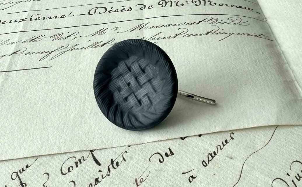 フランスアンティークボタンポニーテールフック／籠目網代模様ボタン