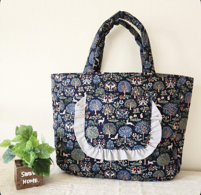 たっぷり入る♡北欧柄トートbag
