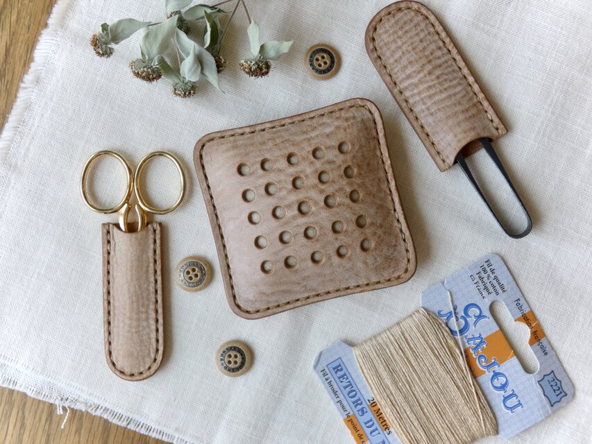 イタリア革のピンクッション／ナチュラル