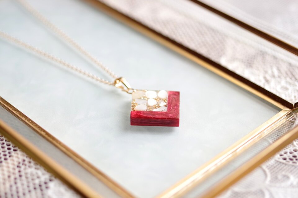 1098】レジン マトリカリア ネックレス ペンダント ハ