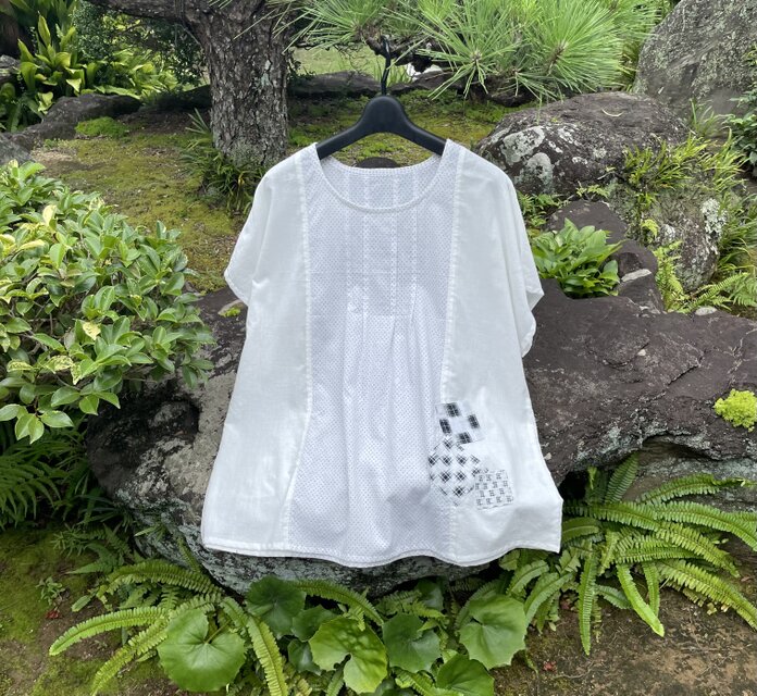 着物リメイク雪ん子絣Aラインブラウス sale○浴衣のAラインブラウス・袖あり（絣柄・M） 着物リメイク