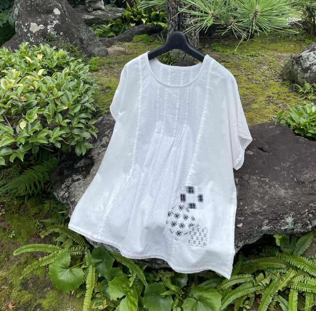 ご*ん様 着物リメイク　浴衣地　白絣　刺し子　チュニックブラウス 着物リメイク】白絣のAラインブラウス/木綿/ピンタック/フレンチ