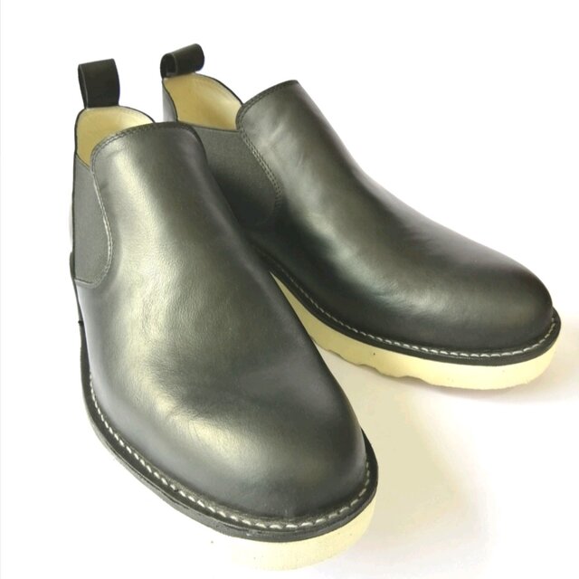 男女兼用ミッドカットブーツ。カジュアルで履きやすいブーツ。高級感ある本革レザー採用　スリッポンスニーカー　ブラック