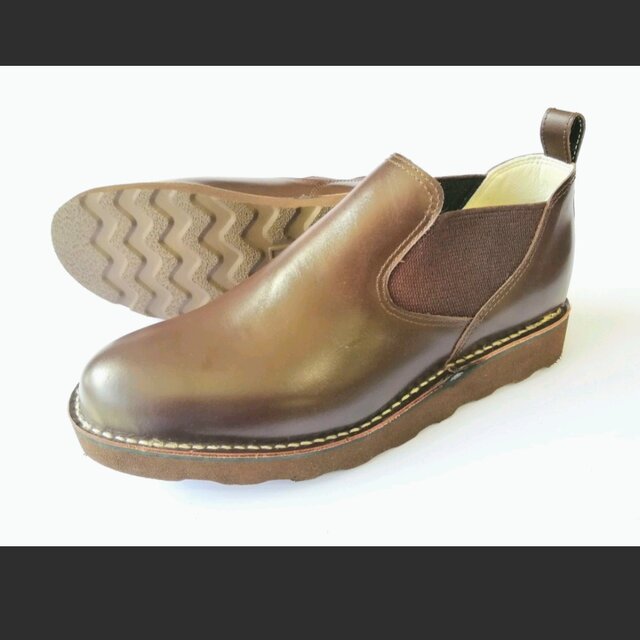 ブラウンレザー ミッドカットブーツ 男女兼用ミッドカットブーツ。カジュアルで履きやすいブーツ。高級感