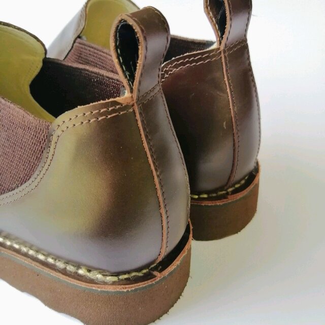 男女兼用ミッドカットブーツ。カジュアルで履きやすいブーツ。高級感