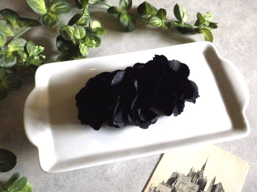 漆黒のバレッタ ■ 天然石　オニキス　黒い紫陽花