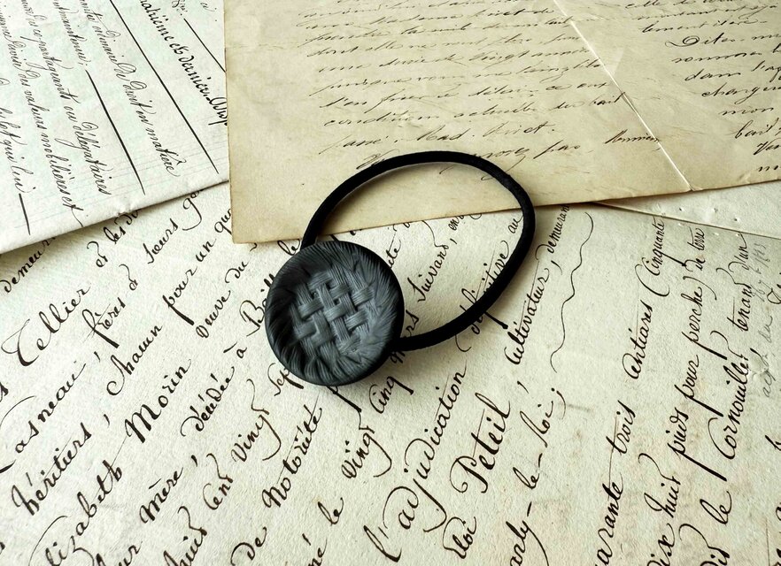 フランスアンティークボタンヘアゴム／籠目網代模様ボタン