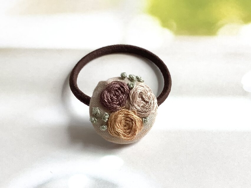 Always*くるみボタンの小花ヘアゴム② | iichi 日々の暮らしを心地よく